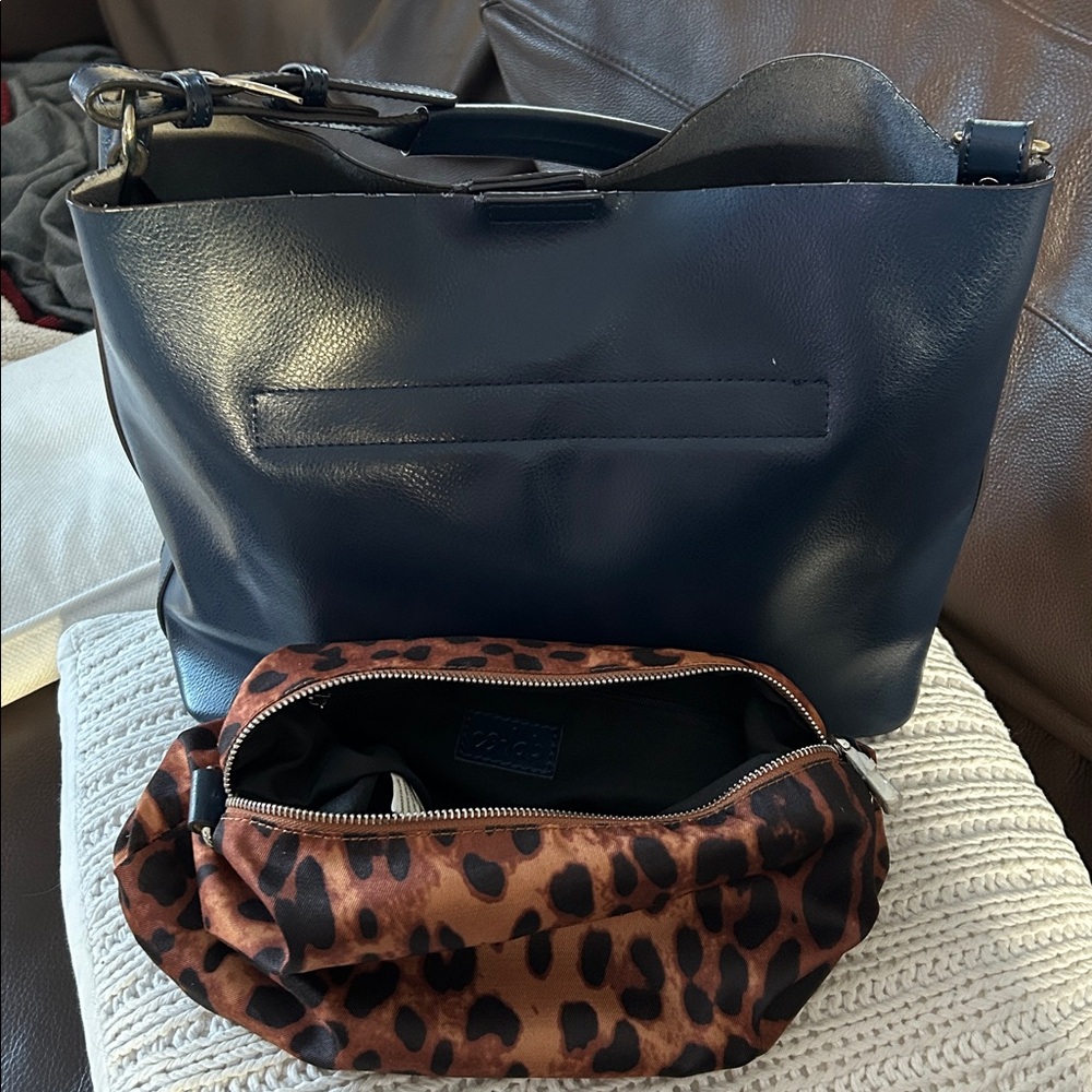 Co-Lab Shoulder Bag - Picture 7 of 16
